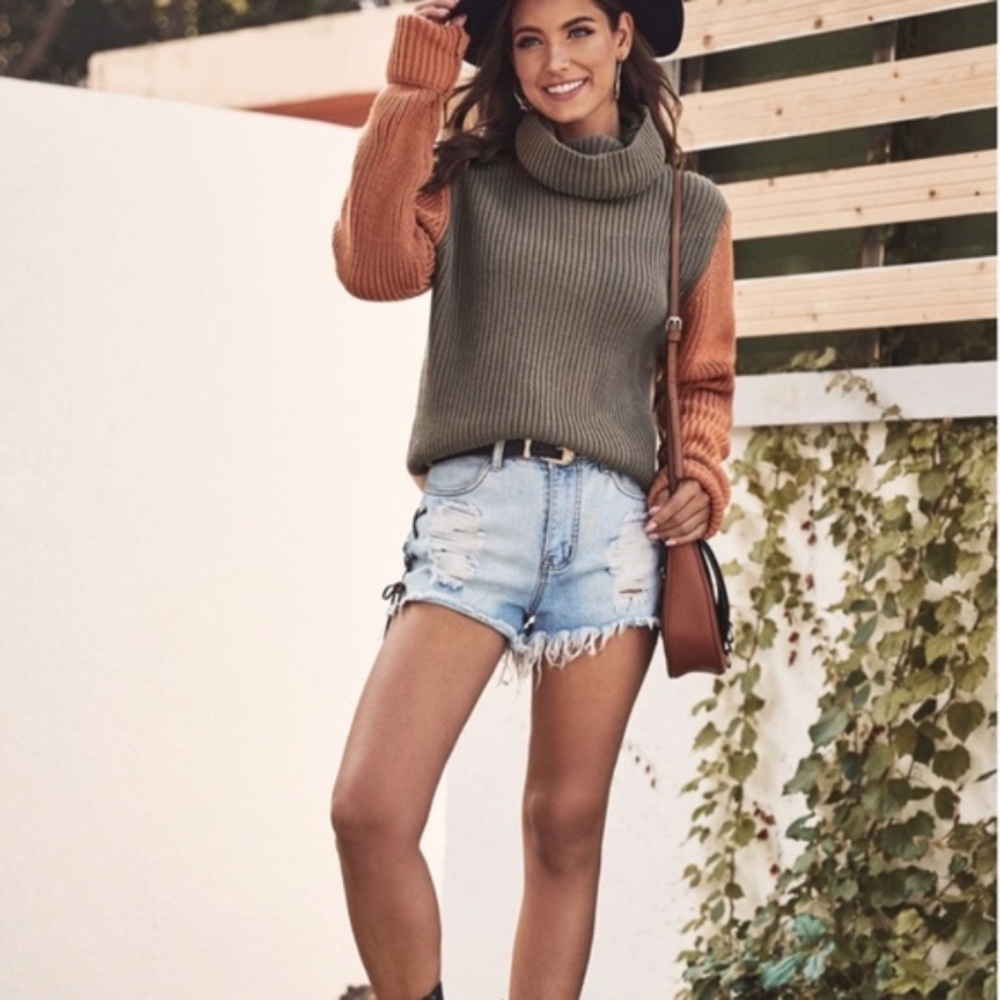 HENLEY Ribbed Turtleneck Sweater - Picture 3 of 5